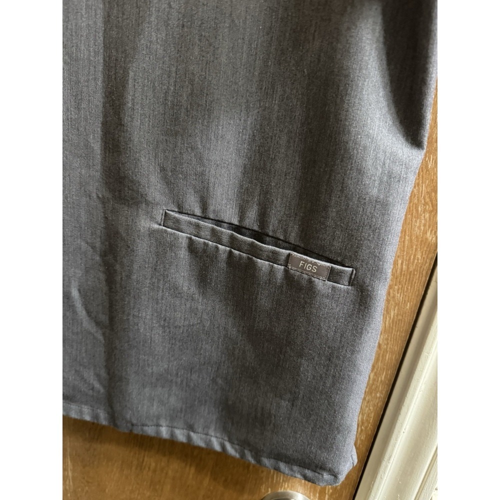 FIGS Technical Casma 3 Pocket Women's Scrub Top Graphite Gray Sz M FW1100 PO1600 - Picture 4 of 9